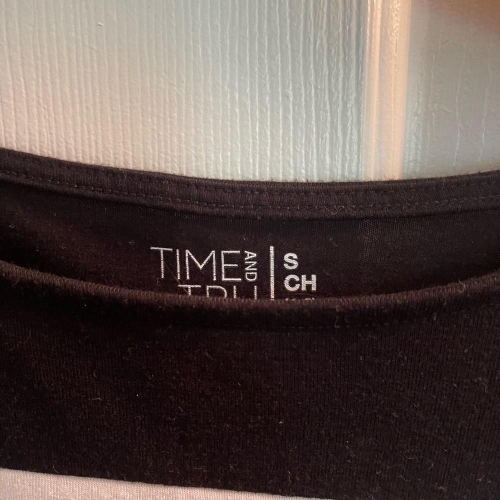 Time and Tru 3/4 sleeve